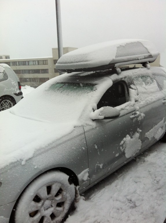 Ne laissez pas votre location de parking au ski se transformer en remake des bronzés !