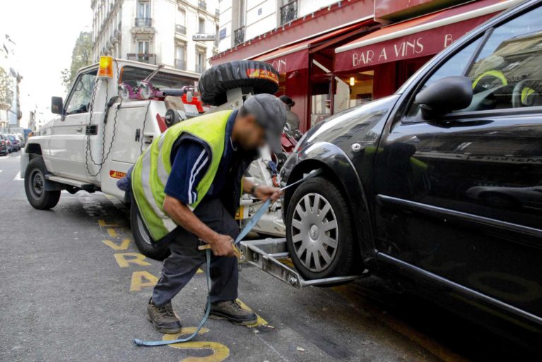 Stationnement gênant à Paris, comment ne pas retrouver sa voiture en fourrière