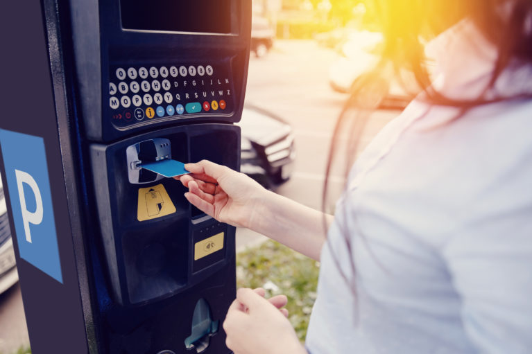 La fin de l'horodateur dans le stationnement