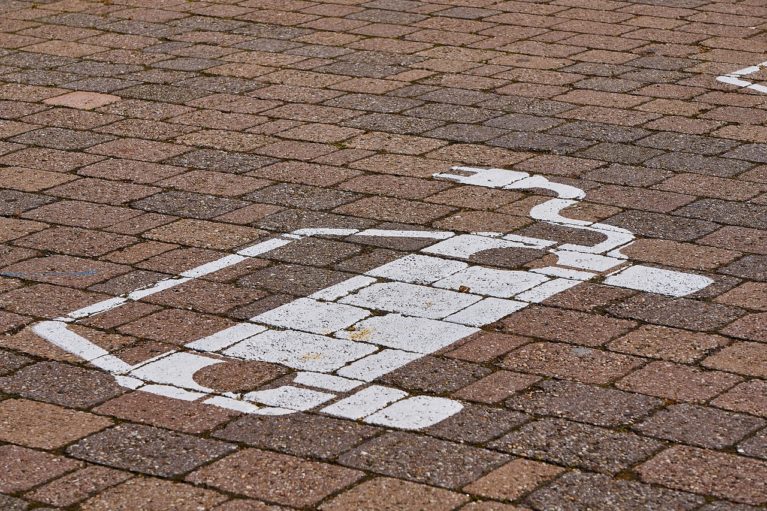 Retrait de points et amende pour stationnement dangereux