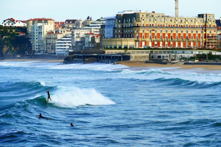 Réservez maintenant un parking pas cher à l'aéroport de Biarritz !