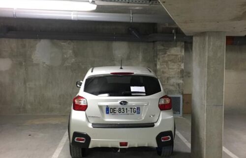 Parking Entrée Clichy Anatole France, Cailloux, Rue Paris - Palais de Justice