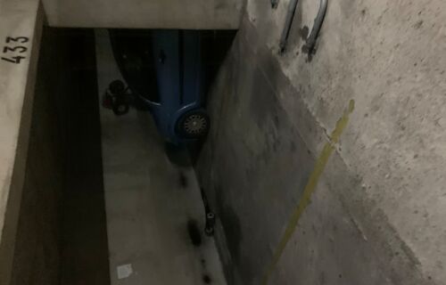 Parking près du périphérique, Clichy/barrière 17eme