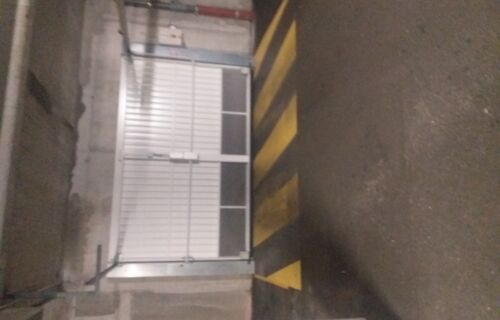 Place parking voiture moto surveillance