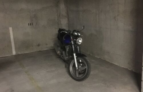 Parking pour moto ou autres 2 roues