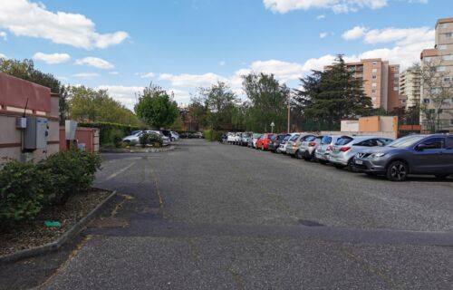 Parking aérien dans résidence sécurisée à Croix de Pierre  n°2
