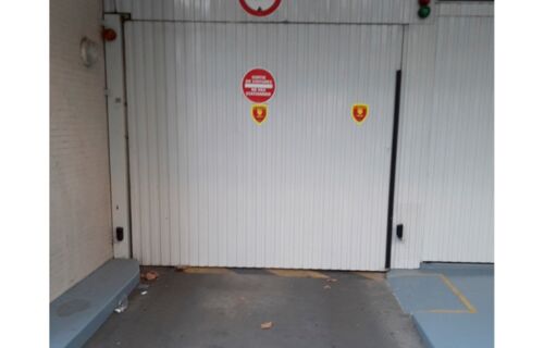 PARIS :Parking quartier Nation