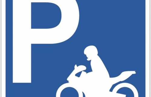 Moto - 1er sous-sol dans résidence sécurisé.