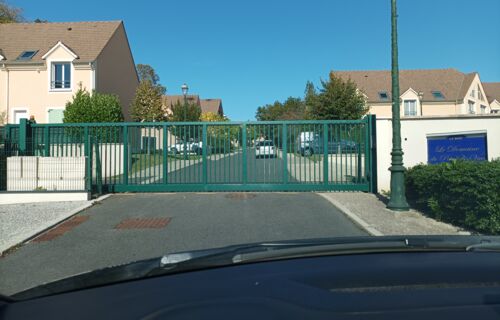 Parking sécurisé proche de l'aéroport CDG