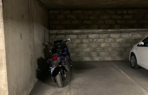 Place de scooter en sous-terrain - 147 rue oberkampf