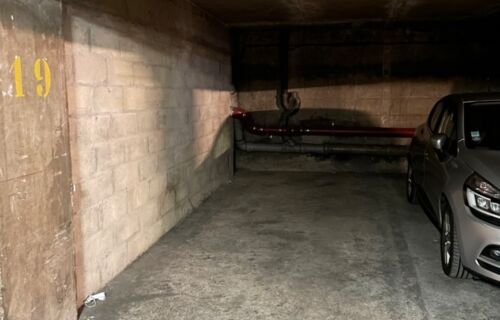 Parking / garage Paris 13, rue Ponscarme (m.Olympiades) 90 €