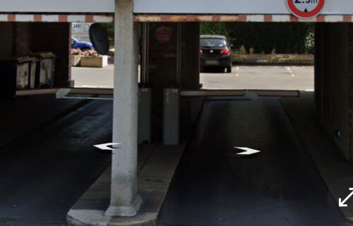 Parking extérieur plein centre Le Chesnay