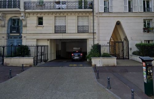 Place de parking intérieure et sécurisée - RER ISSY et Tram Les Moulineaux