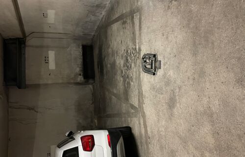 Parking sécurisé à 150m des Champs Elysées