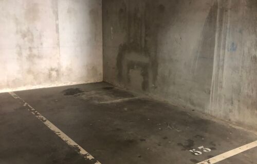 Parking prés de la francilienne est centre commercial Pontault Combault