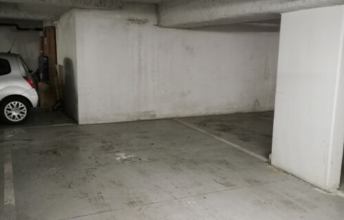 Place de parking proche de la gare de Bussy Saint Georges