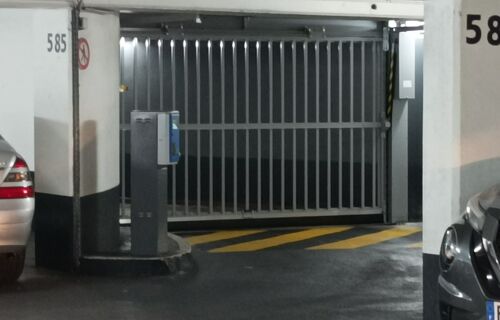 Parking - Place Victor Hugo
