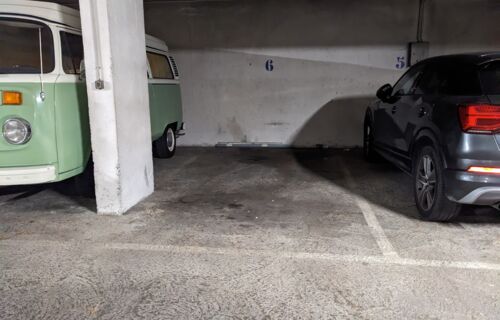 Location place de parking sous terrain (buttes chaumont)