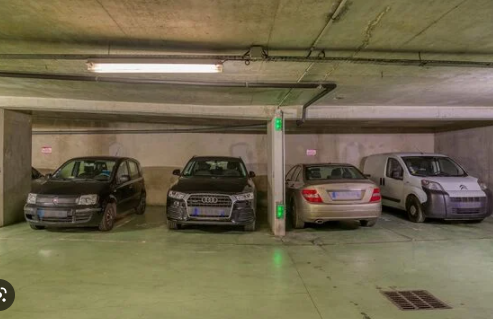 Parking sous sol sécurisé  avec bip
