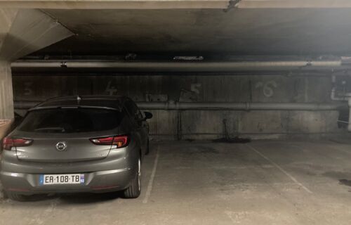 Parking sous terrain avec porte blindée et indépendant