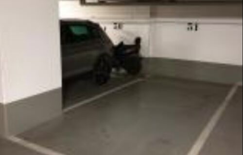 Parking Bécon les Bruyères