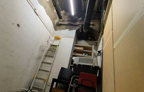 Cave sécurisée, aérée, saine et très haute sous plafond. Rue de la Paix