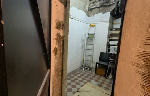 Cave sécurisée, aérée, saine et très haute sous plafond. Rue de la Paix