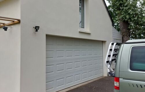 Garage fermé van auto aéroport gare Rennes