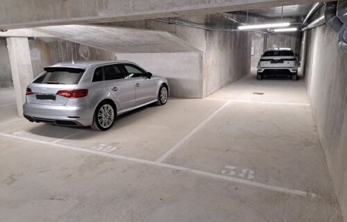 Parking XL 3.4m de large sécurisé