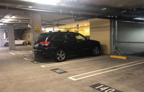 Parking à 2 min du bus / T2 pour la Défense / Uarena