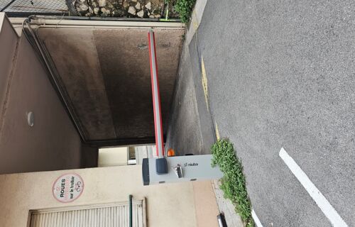 Place de parking à Magnan