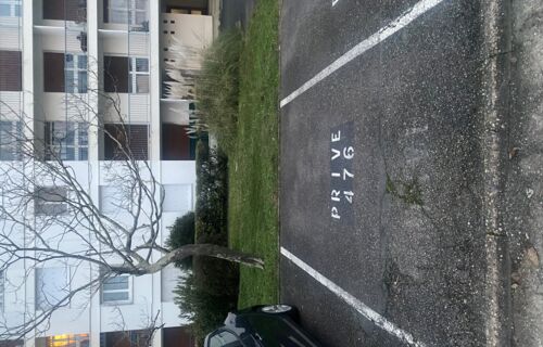 Place de parking en résidence