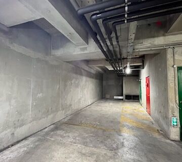 Double Places parking 3mn gare de Rueil-Malmaison