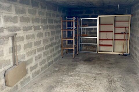 BOX FERME / GARAGE EXTERIEUR