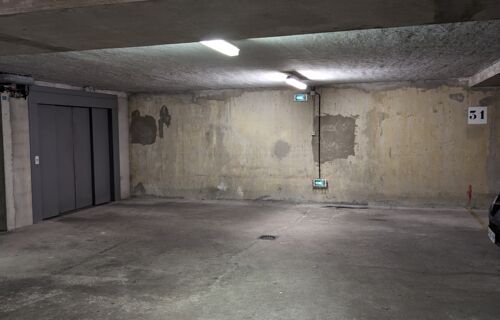 Parking sécurisé sous sol (Alésia/Pernety), accès avec monte-voiture