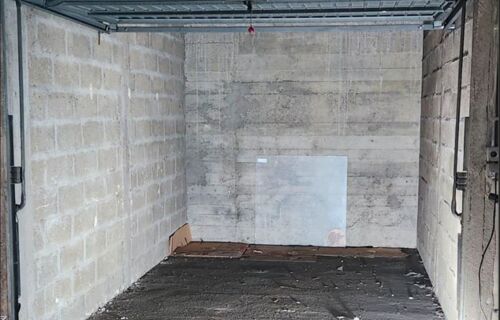 Location BOX/Parking rue MONTERA