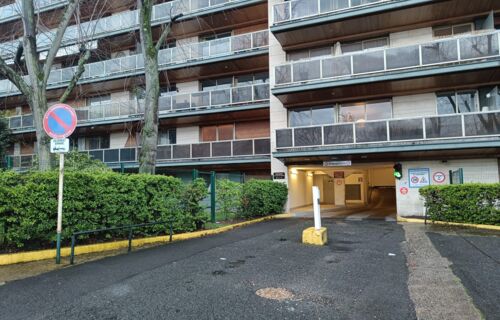Location Parking sécurisé maitres-chiens Saint Cloud