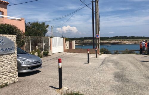 Place de parking en bord de mer.  5 min plage et port de Carro
