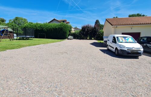 Parking sécurisé proche aéroport Limoges bellegarde