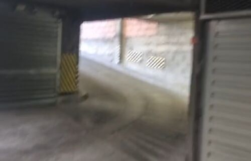 Box parking place de breteuil Paris 7e