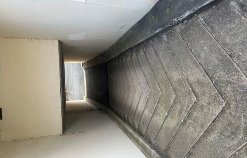 Parking en bas d’une residence