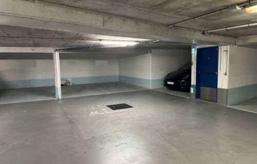 Grande place hypercentre Puteaux - immeuble récent et vidéosurveillance