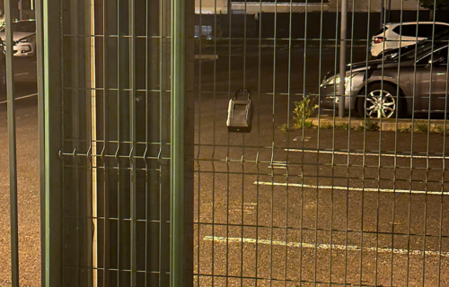 Place de parking à 5 km de l'aéroport