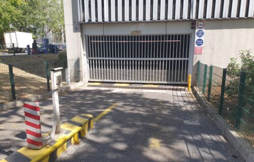 Parking près de l'arrêt Quatre Routes - Asnières sur Seine