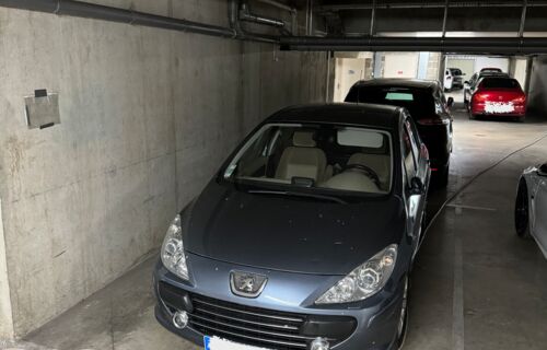 Parking proche de la gare de Tours