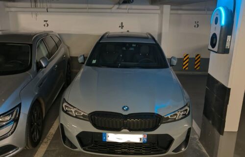 Parking sécurisé avec borne électrique rue du Ruisseau 75018