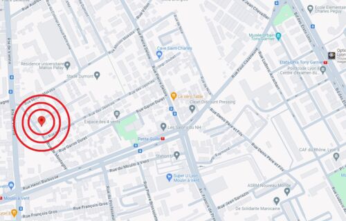 PARTICULIER LOUE PLACE DE PARKING DANS RESIDENCE SECURISER 135 RUE DE MONTAGNY 69008