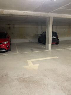 Parking bd de Verdun au niveau du pont Courbevoie