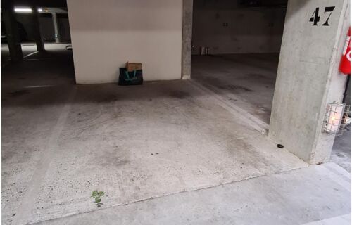 Box sécurisé dans un sous-sol d'une résidence récente