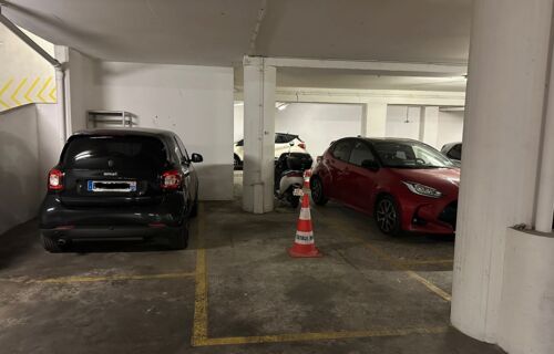 Parking dans le 8ème - Paris